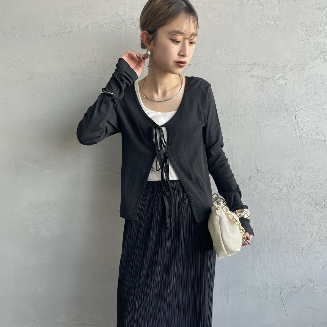 Robert P.Miller [ロバートピーミラー] 前後2WAY ライトリブシアーカーディガン [RM251-2213] BLACK &&モデル身長：150cm 着用サイズ：F&&