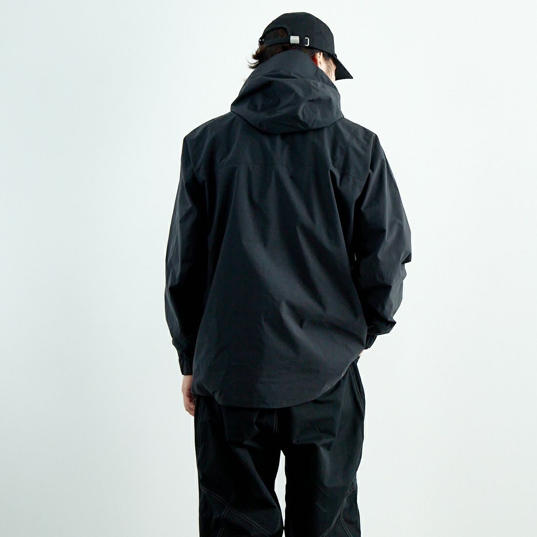 Goldwin [ゴールドウィン] パーテックス アンリミテッドツーレイヤージャケット [GL25142] BK &&モデル身長：179cm 着用サイズ：3&&