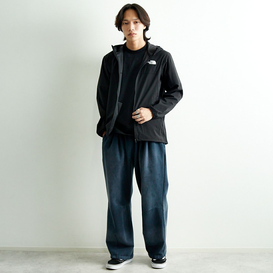 THE NORTH FACE [ザ ノースフェイス] ESエニータイムウィンドフーディ [NP72385] K &&モデル身長：179cm 着用サイズ：M&&