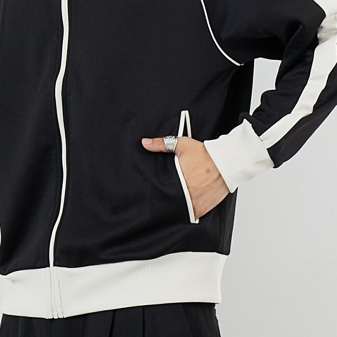 PUMA [プーマ] T7トラックジャケット JP [631209] 01 PUMA BL &&モデル身長：179cm 着用サイズ：M&&