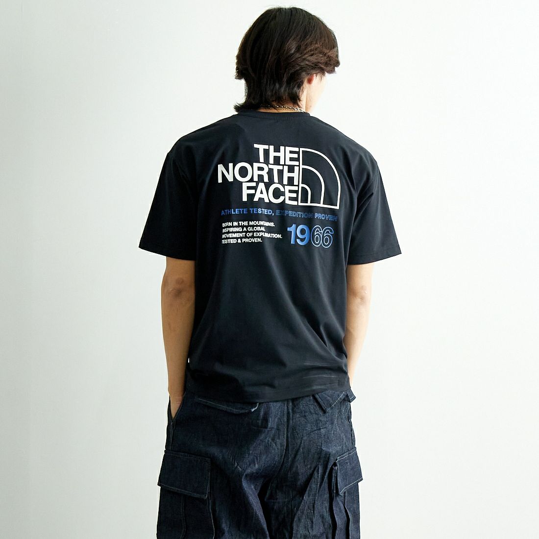 THE NORTH FACE [ザ ノースフェイス] ショートスリーブ ES66ロゴワイドTシャツ [NT32597] K &&モデル身長：179cm 着用サイズ：M&&