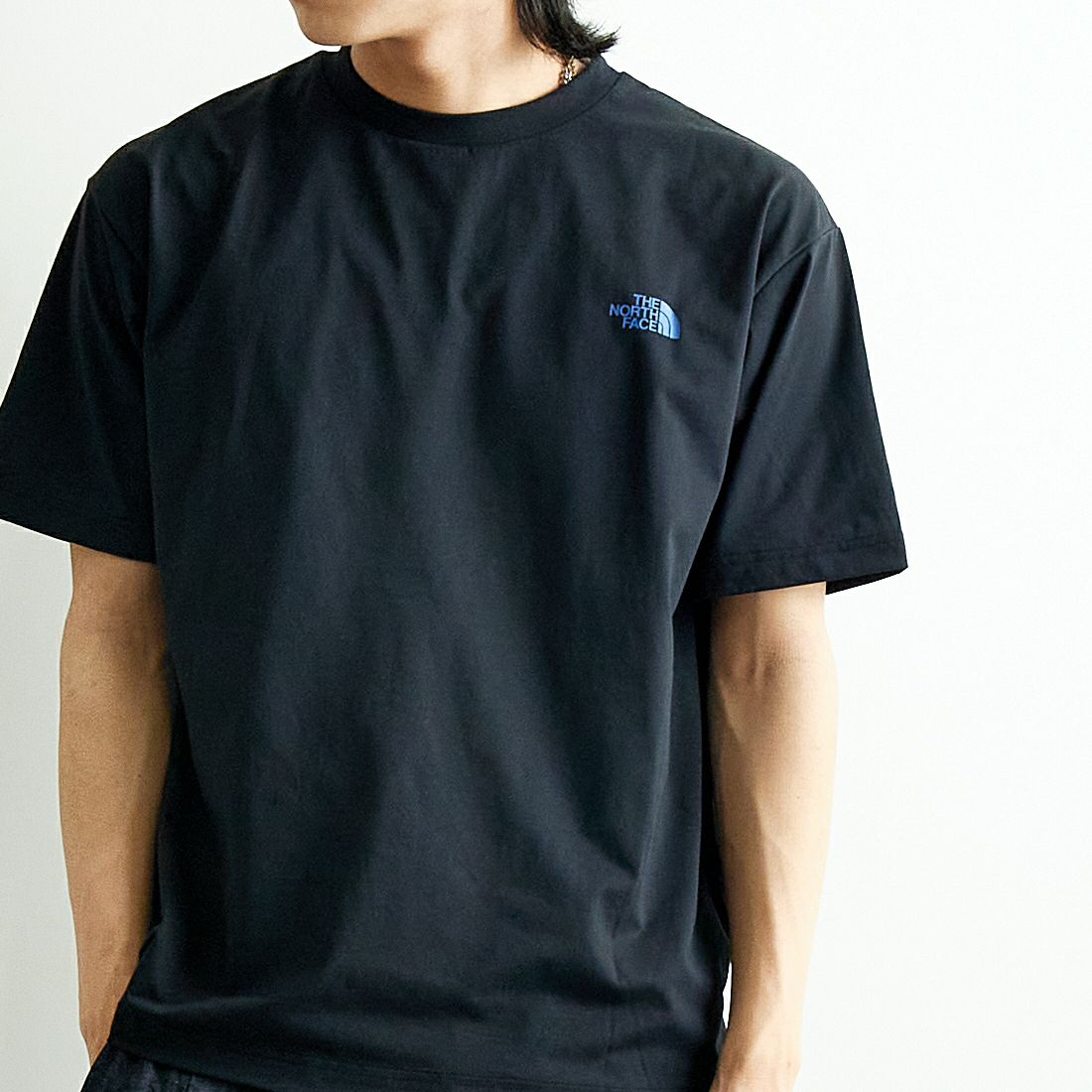 THE NORTH FACE [ザ ノースフェイス] ショートスリーブ ES66ロゴワイドTシャツ [NT32597] K &&モデル身長：179cm 着用サイズ：M&&