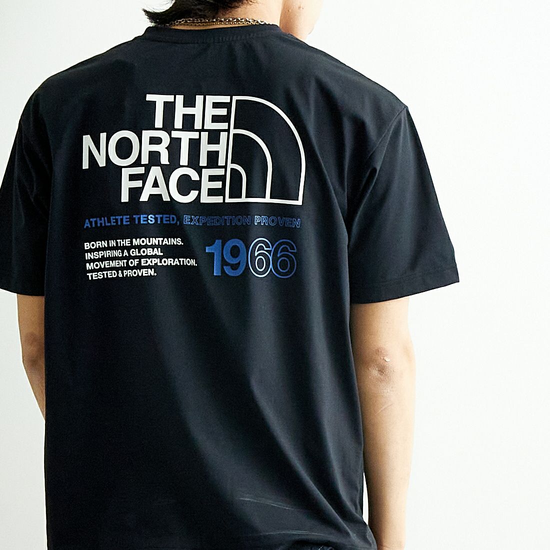 THE NORTH FACE [ザ ノースフェイス] ショートスリーブ ES66ロゴワイドTシャツ [NT32597] K &&モデル身長：179cm 着用サイズ：M&&