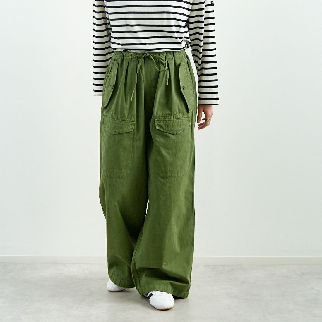 KHAKI&&モデル身長：160cm 着用サイズ：F&&