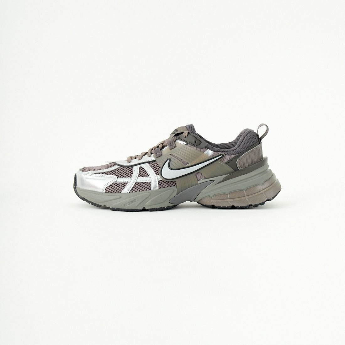 NIKE [ナイキ] V2K ラン スニーカー [HQ1678]