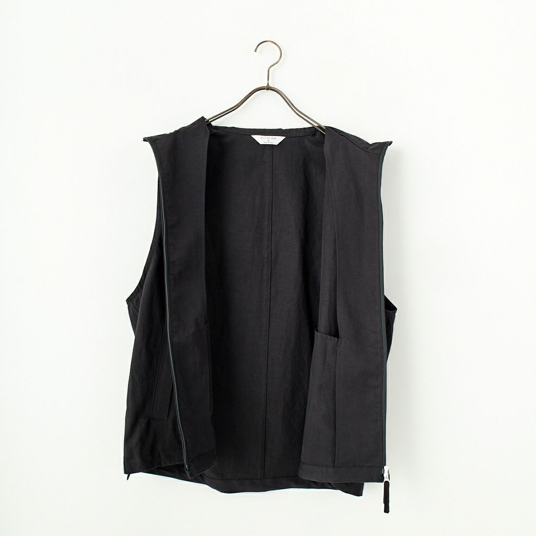STILL BY HAND [スティルバイハンド] スタンドカラーベスト [VE02251] BLACK