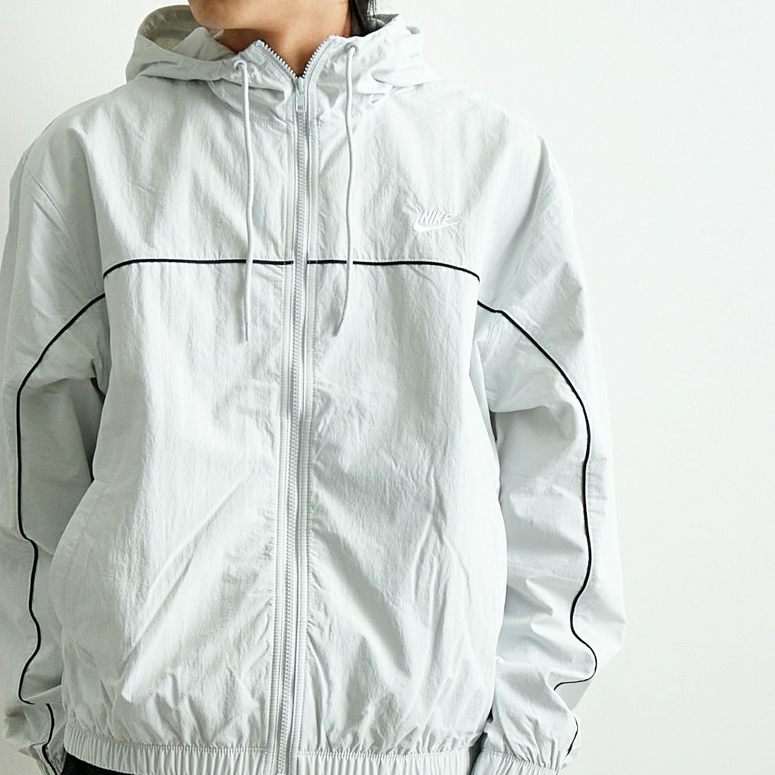 NIKE [ナイキ] クラブ アスリートフードジャケット [HJ2013] 025 PHOTON &&モデル身長：179cm 着用サイズ：L&&