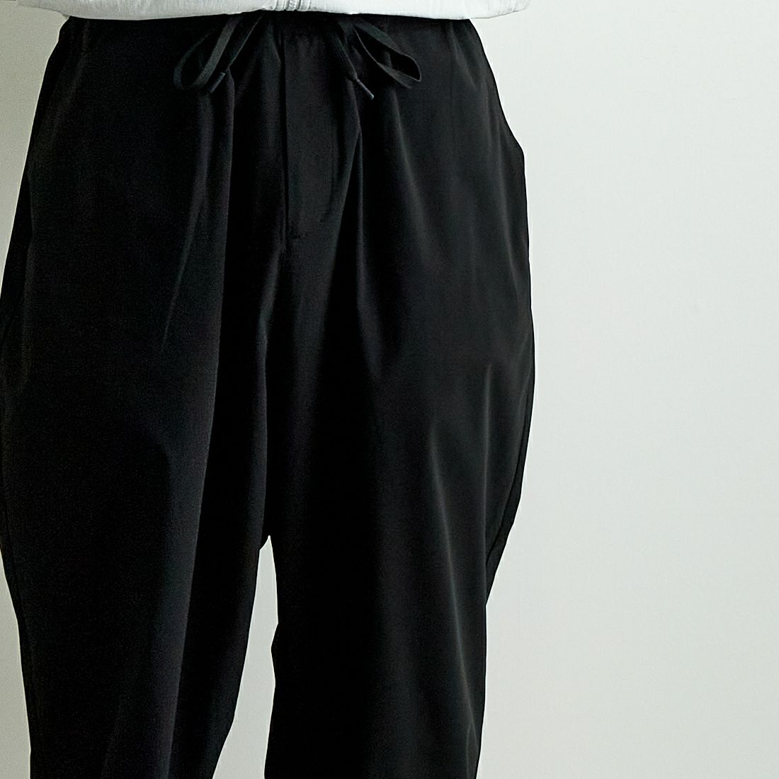 White Mountaineering [ホワイトマウンテニアリング] SOLOTEX ワイドサルエルパンツ [BK2571406] BLACK