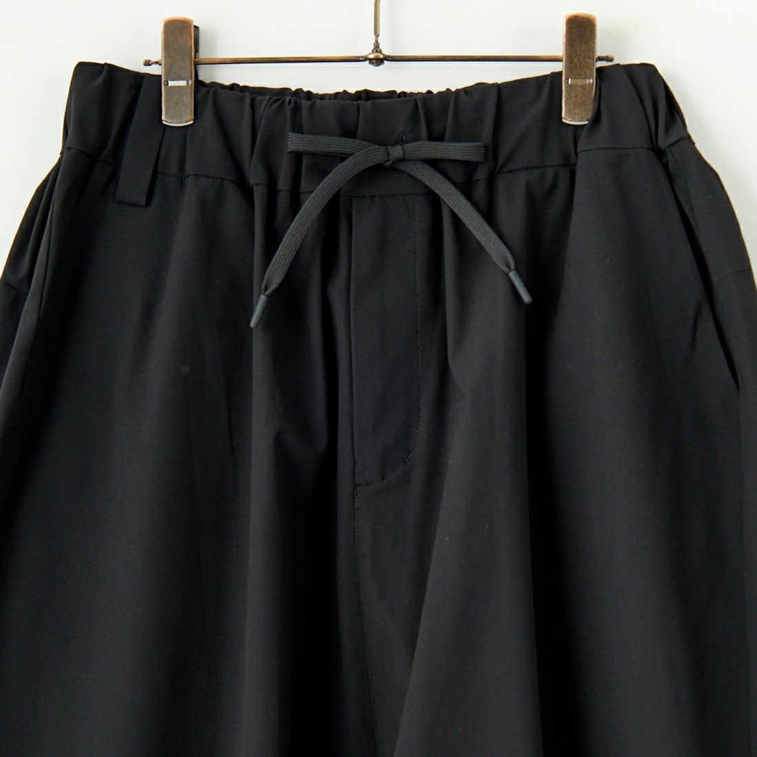 White Mountaineering [ホワイトマウンテニアリング] SOLOTEX ワイドサルエルパンツ [BK2571406] BLACK