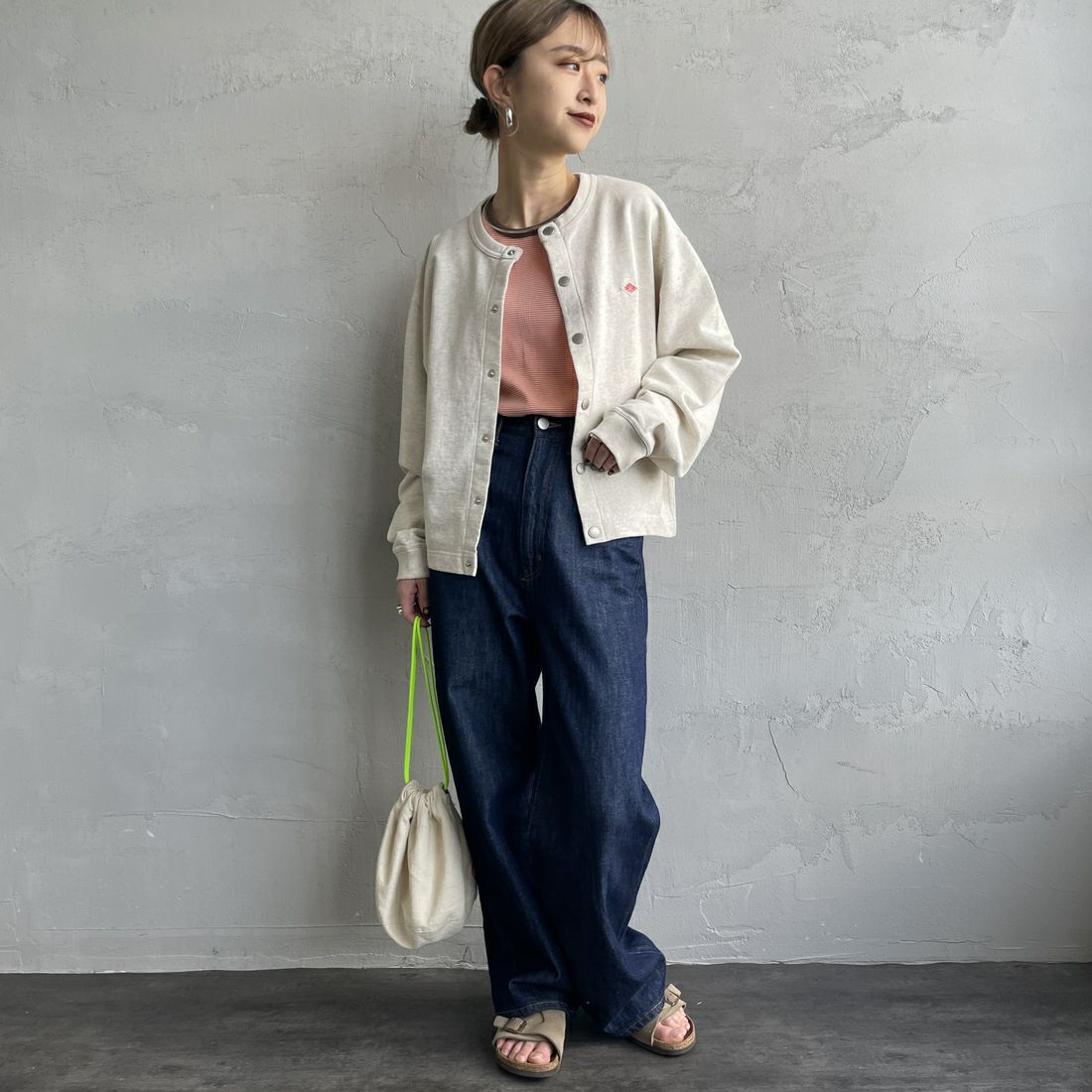 DANTON [ダントン] ドットボタン クルーネックカーディガン [DT-C0405CIN] TOP ECRU &&モデル身長：150cm 着用サイズ：38&&