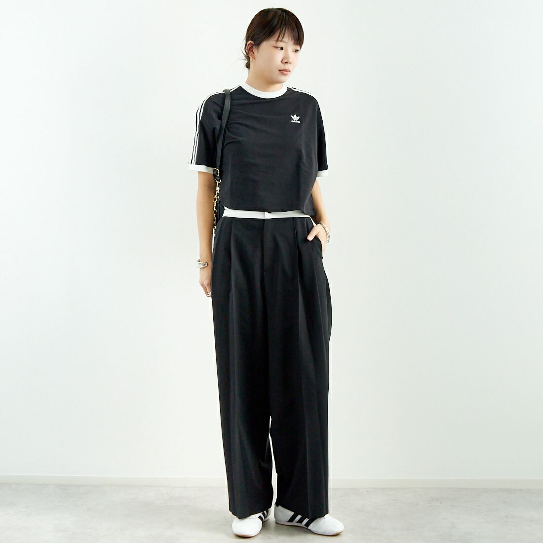 adidas Originals [アディダス オリジナルス] スリーストライプス ルーズクロップドTシャツ [KRV79] JC8149 &&モデル身長：167cm 着用サイズ：M&&