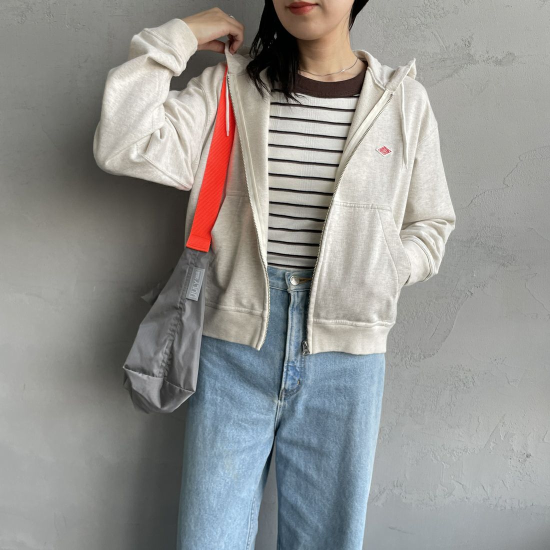 TOP ECRU&&モデル身長：160cm 着用サイズ：38&&