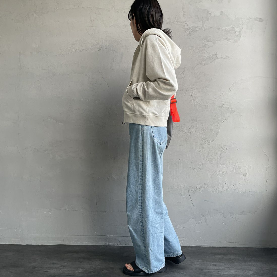 DANTON [ダントン] コットンテリー ジップフードパーカー [DT-C0411CIN] TOP ECRU &&モデル身長：160cm 着用サイズ：38&&