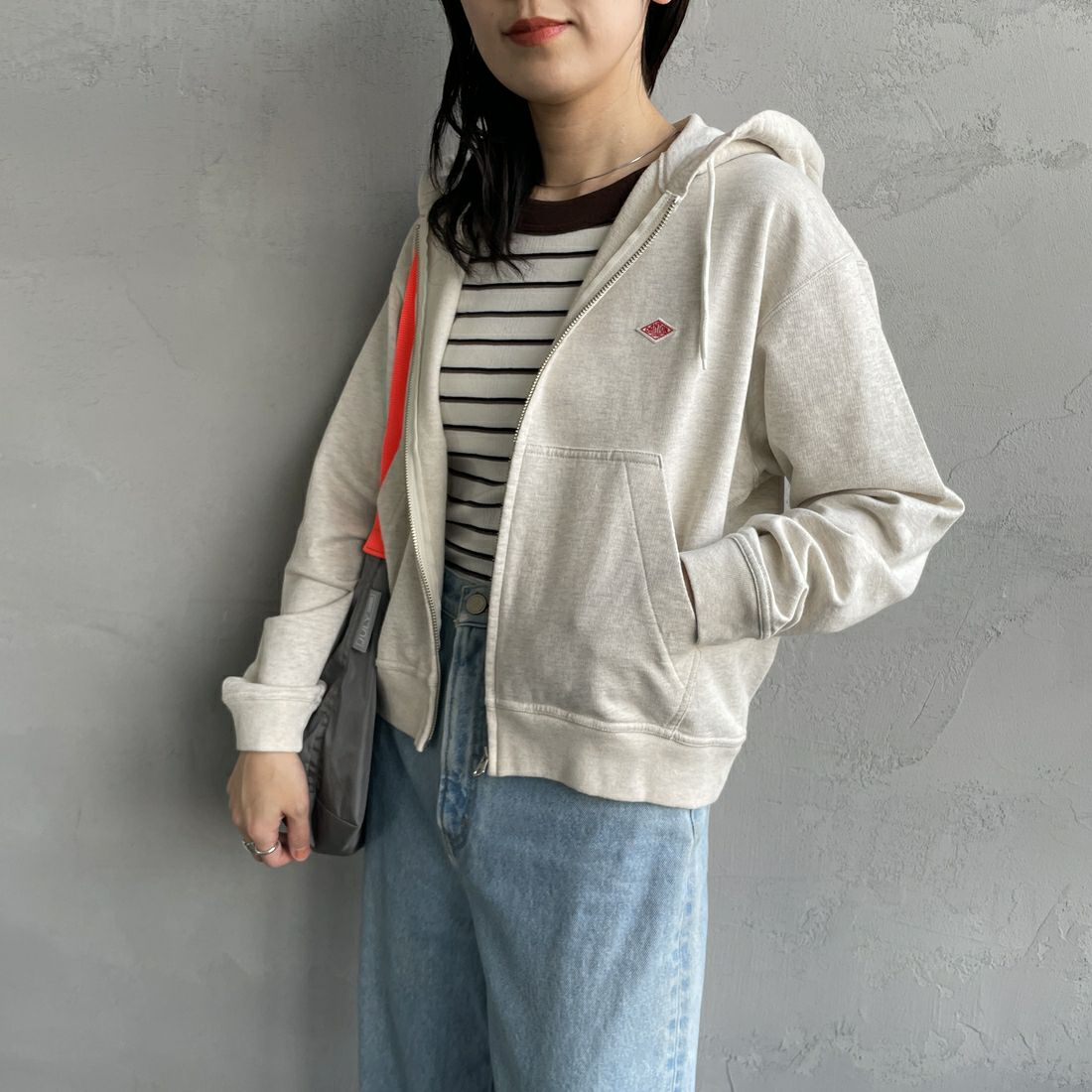 DANTON [ダントン] コットンテリー ジップフードパーカー [DT-C0411CIN] TOP ECRU &&モデル身長：160cm 着用サイズ：38&&