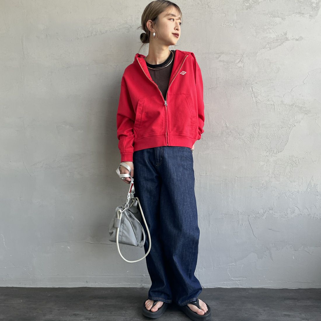 DANTON [ダントン] コットンテリー ジップフードパーカー [DT-C0411CIN] RED &&モデル身長：150cm 着用サイズ：38&&