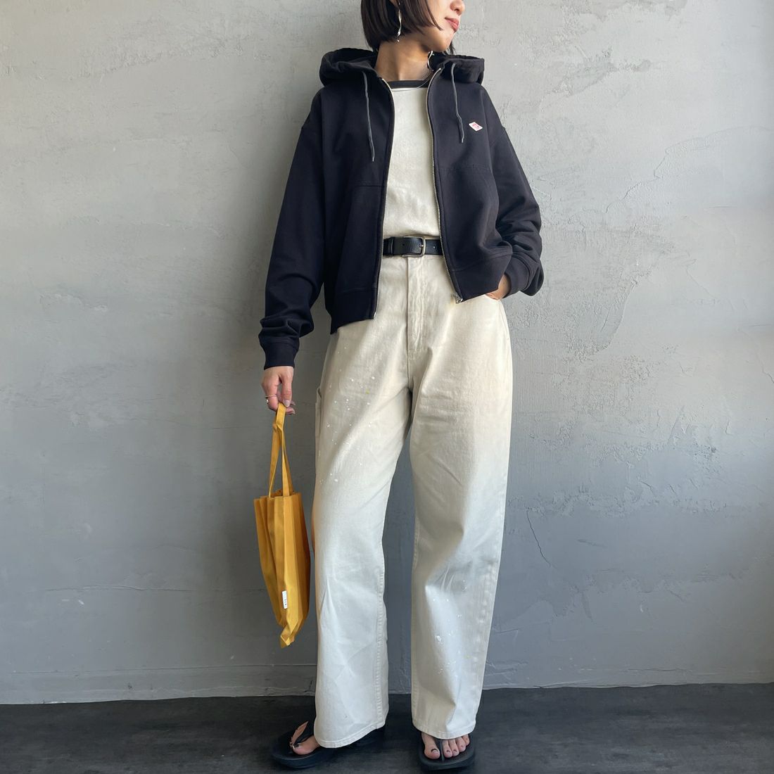 DANTON [ダントン] コットンテリー ジップフードパーカー [DT-C0411CIN] CHARCOAL &&モデル身長：159cm 着用サイズ：38&&