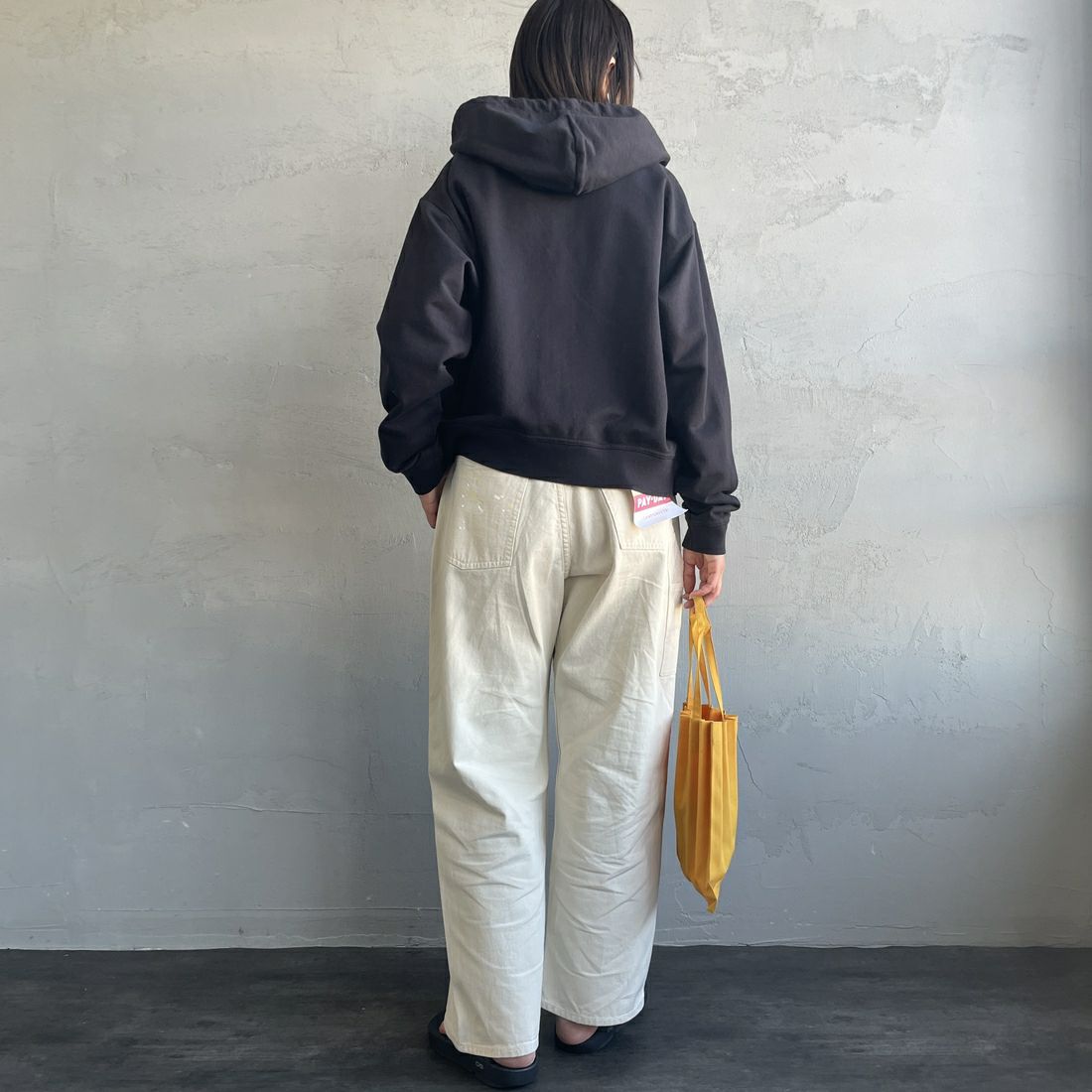 DANTON [ダントン] コットンテリー ジップフードパーカー [DT-C0411CIN] CHARCOAL &&モデル身長：159cm 着用サイズ：38&&