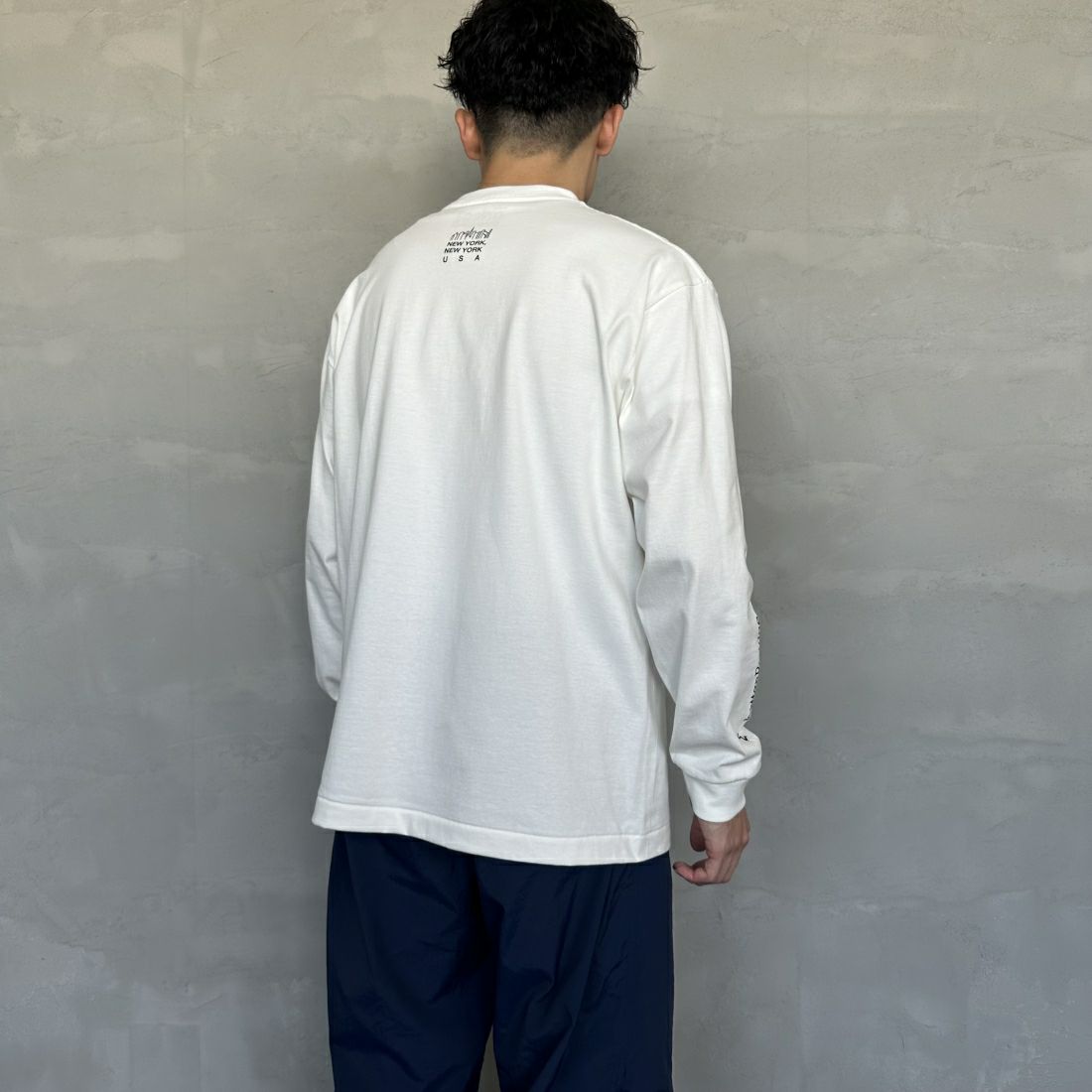MANHATTAN PORTAGE [マンハッタンポーテージ] ワンポイントスカイラインロゴ 袖プリントロングTシャツ [MP-M580] WHITE &&モデル身長：168cm 着用サイズ：M&&