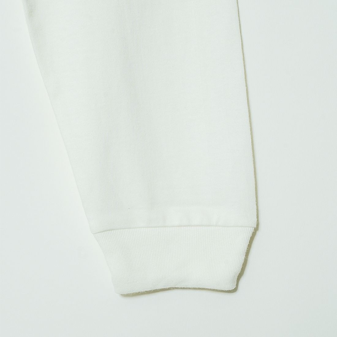 MANHATTAN PORTAGE [マンハッタンポーテージ] ワンポイントスカイラインロゴ 袖プリントロングTシャツ [MP-M580] WHITE