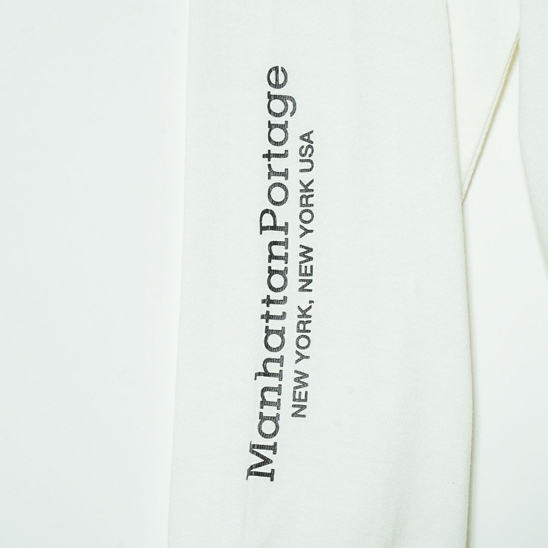 MANHATTAN PORTAGE [マンハッタンポーテージ] ワンポイントスカイラインロゴ 袖プリントロングTシャツ [MP-M580] WHITE