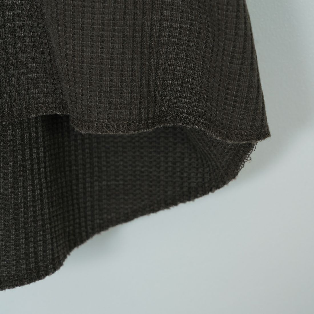 Noir Fabrik [ヌワールファブリック] ヘンリーネックサーマルプルオーバー [2521-228INL] BROWN