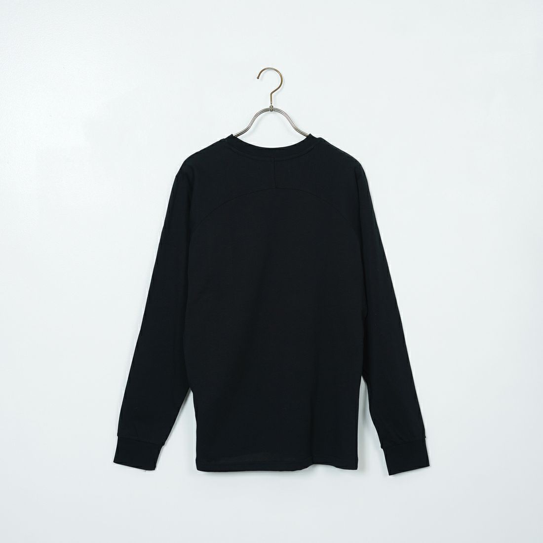 1PIU1UGUALE3 RELAX [ウノ ピゥ ウノ ウグァーレ トレ] バーチカルエンブロイダリーTシャツ [UST-25074] SN90 BLACK
