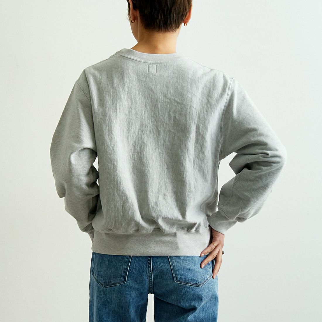 blurhms ROOTSTOCK [ブラームス ルーツストック] クルーネックプルオーバースウェット [BROOTS25S22] 01 H.WHITE &&モデル身長：160cm 着用サイズ：0&&