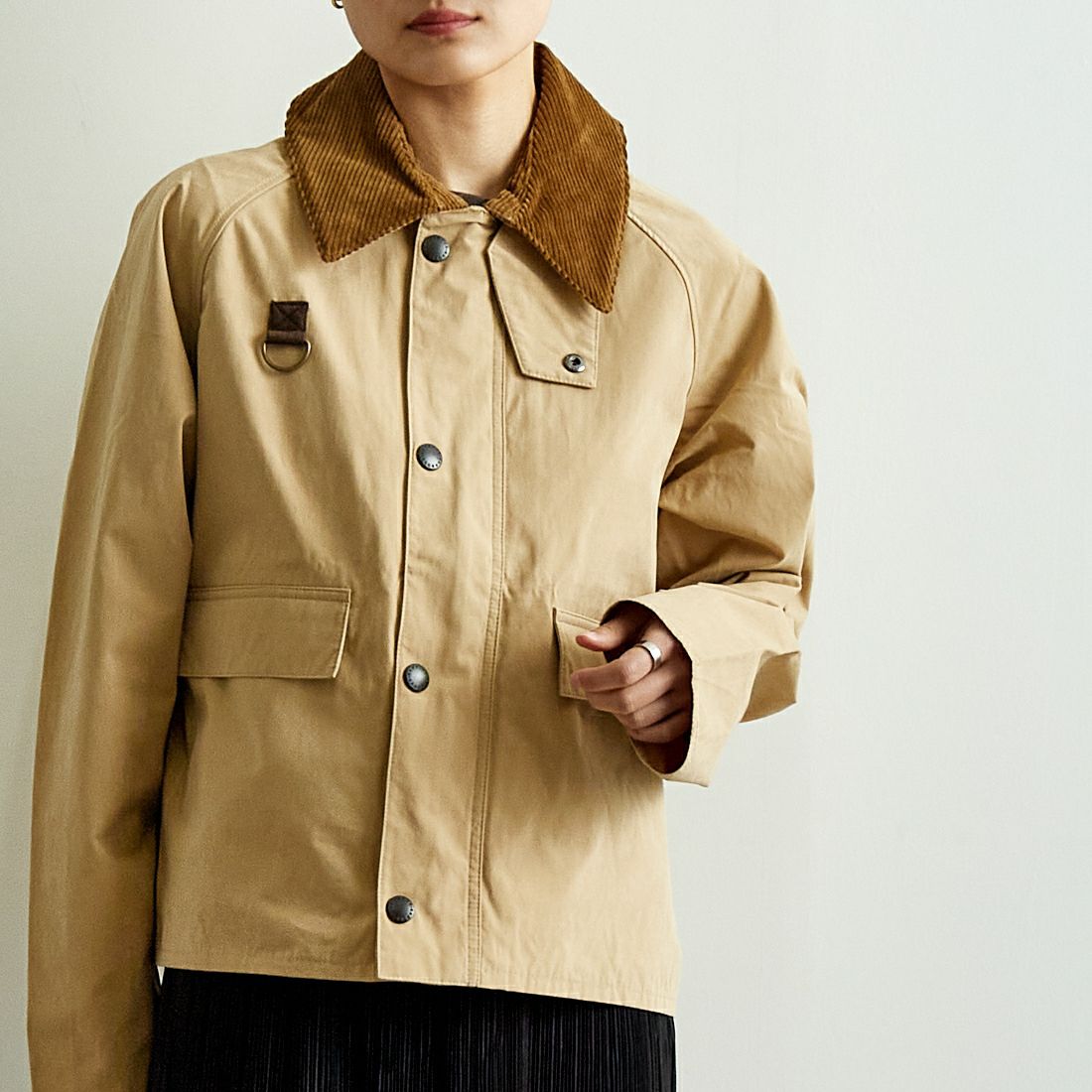 Barbour [バブアー] スペイ ピーチスキンノンオイルドジャケット [MCA0932] STONE &&モデル身長：160cm 着用サイズ：S&&