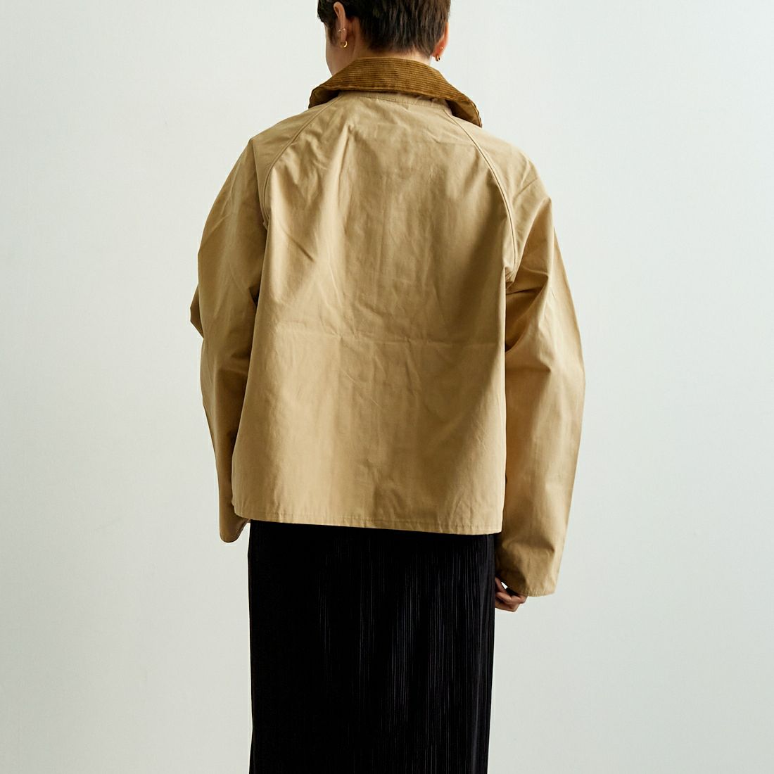 Barbour [バブアー] スペイ ピーチスキンノンオイルドジャケット [MCA0932] STONE &&モデル身長：160cm 着用サイズ：S&&