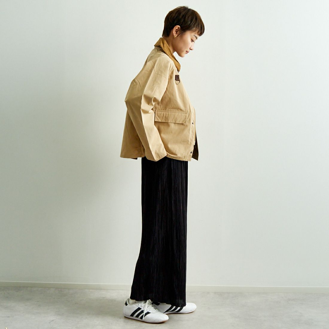 Barbour [バブアー] スペイ ピーチスキンノンオイルドジャケット [MCA0932] STONE &&モデル身長：160cm 着用サイズ：S&&