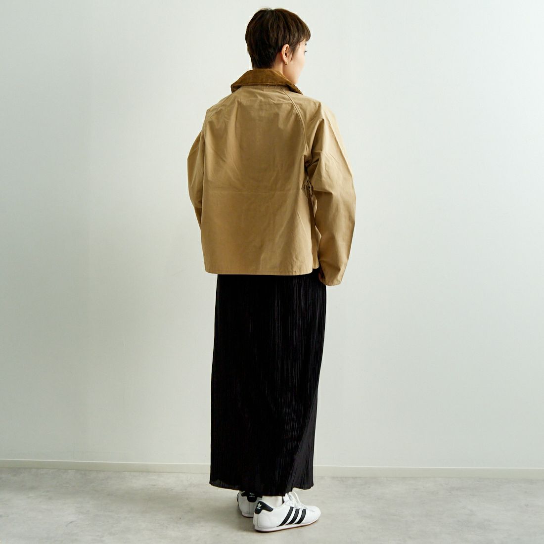 Barbour [バブアー] スペイ ピーチスキンノンオイルドジャケット [MCA0932] STONE &&モデル身長：160cm 着用サイズ：S&&