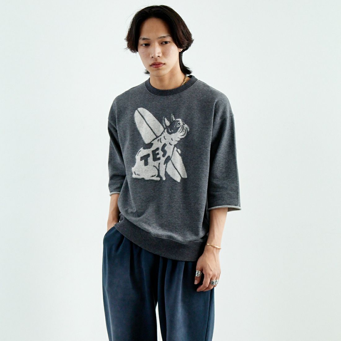 The Endless Summer [エンドレスサマー] TES BUHI ベーシックロゴ7分袖スウェット [FT-25374311] 02 MIX CHR &&モデル身長：179cm 着用サイズ：M&&