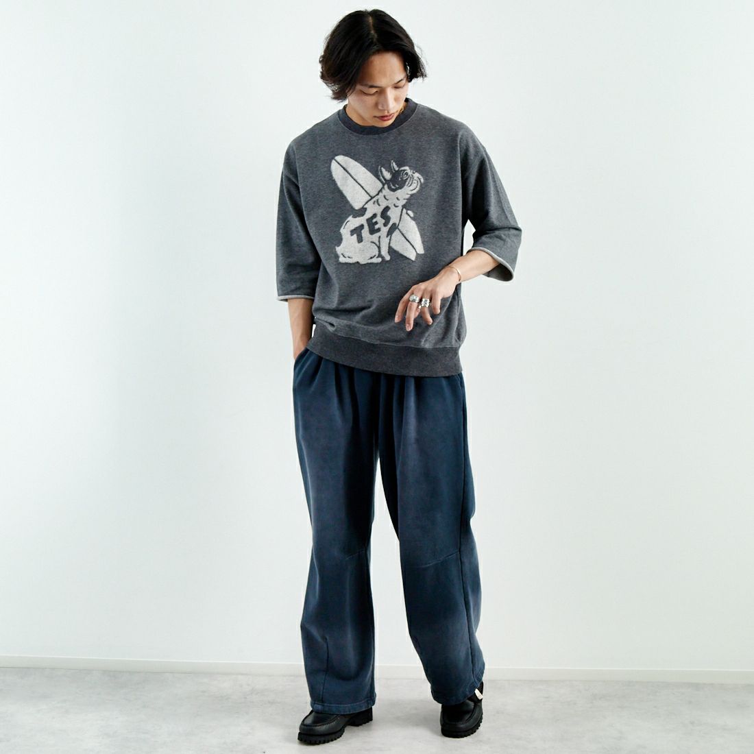 The Endless Summer [エンドレスサマー] TES BUHI ベーシックロゴ7分袖スウェット [FT-25374311] 02 MIX CHR &&モデル身長：179cm 着用サイズ：M&&