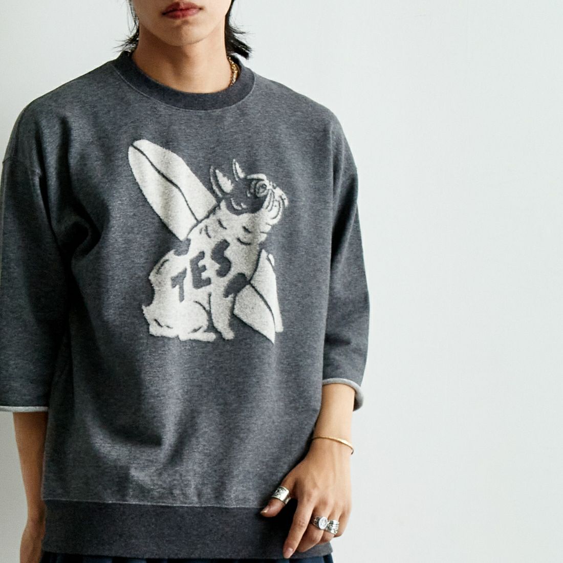 The Endless Summer [エンドレスサマー] TES BUHI ベーシックロゴ7分袖スウェット [FT-25374311] 02 MIX CHR &&モデル身長：179cm 着用サイズ：M&&