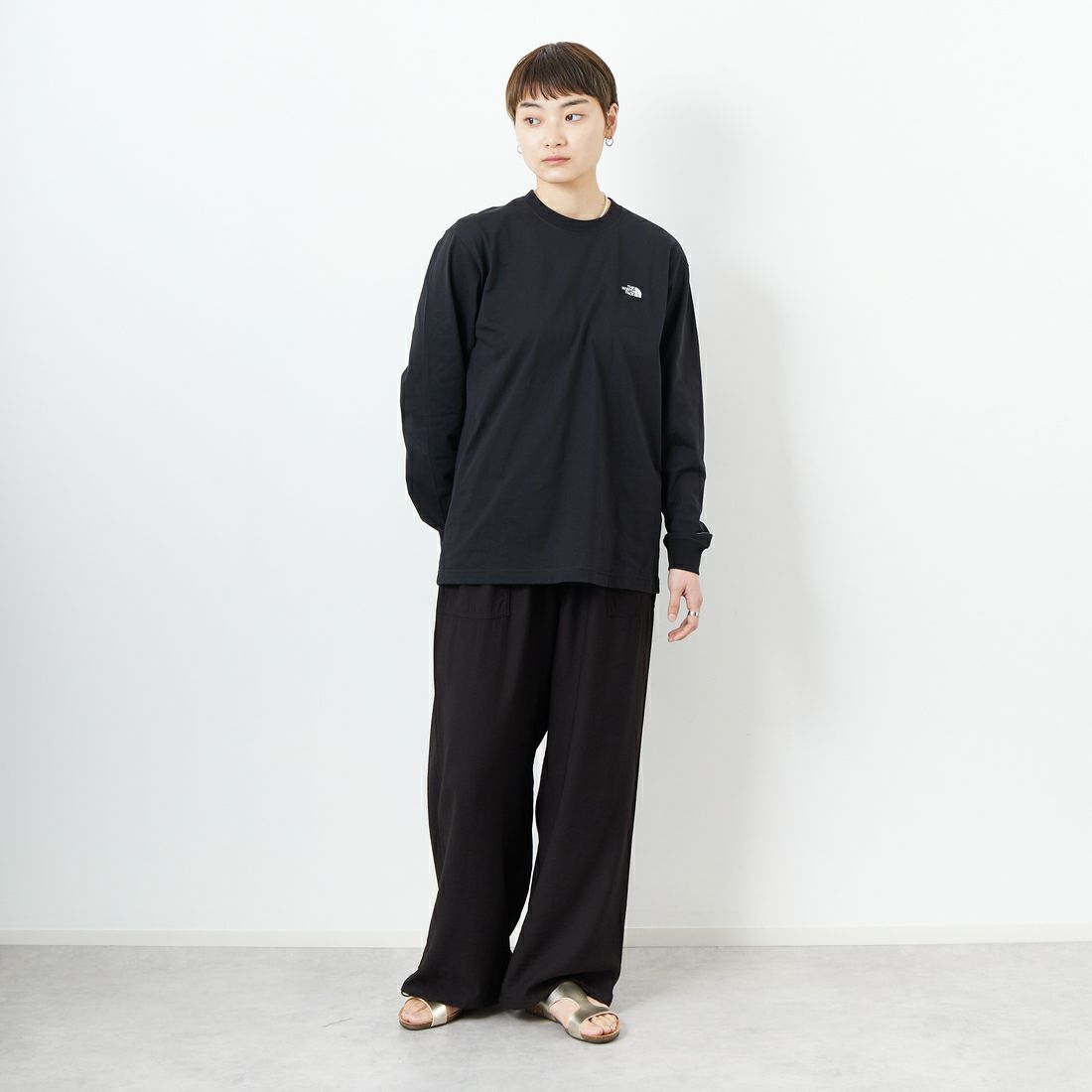 THE NORTH FACE [ザ ノースフェイス] ロングスリーブフラッシュドライヌプシコットンティー [NT32535] K &&モデル身長：160cm 着用サイズ：S&&