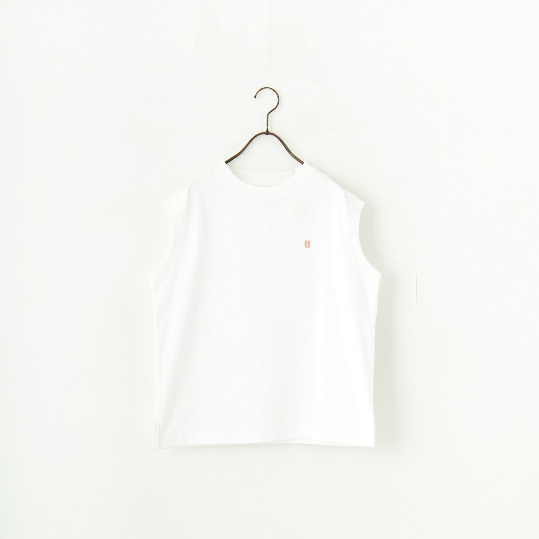 UNIVERSAL OVERALL [ユニバーサルオーバーオール] 別注 ワンポイントロゴ刺繍 ノースリーブカットソー [U2512250IN-JF] WHITE