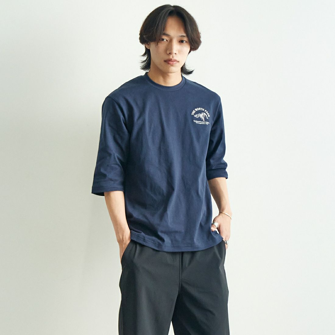 THE NORTH FACE [ザ ノースフェイス] クォータースリーブワンポイントロゴティー [NT32537] UN &&モデル身長：179cm 着用サイズ：M&&