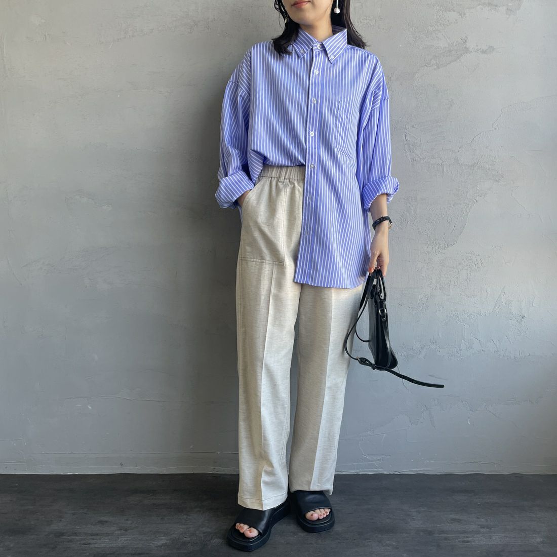 UNIVERSAL OVERALL [ユニバーサルオーバーオール] 別注 リネンイージーベイカーパンツ [U2512605IN-JF] NATURAL &&モデル身長：160cm 着用サイズ：M&&