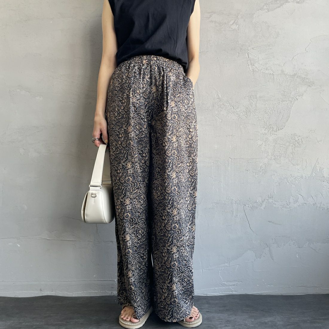 NVYﾍﾟｲｽﾞﾘｰ&&モデル身長：158cm 着用サイズ：F&&