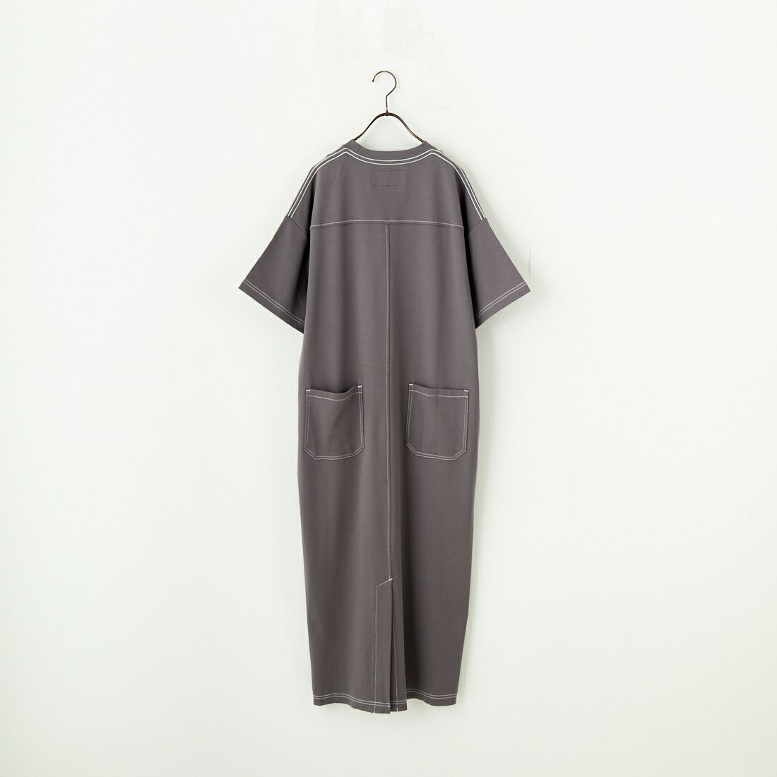 UNIVERSAL OVERALL [ユニバーサルオーバーオール] 別注 配色ステッチ マキシ丈ワンピース [U2512807IN-JF] CHARCOAL