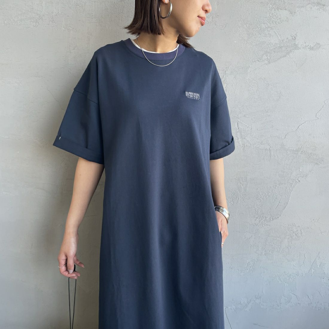 UNIVERSAL OVERALL [ユニバーサルオーバーオール] 別注 異素材切り替え マキシ丈ワンピース [U2512812IN-JF] NAVY &&モデル身長：159cm 着用サイズ：F&&