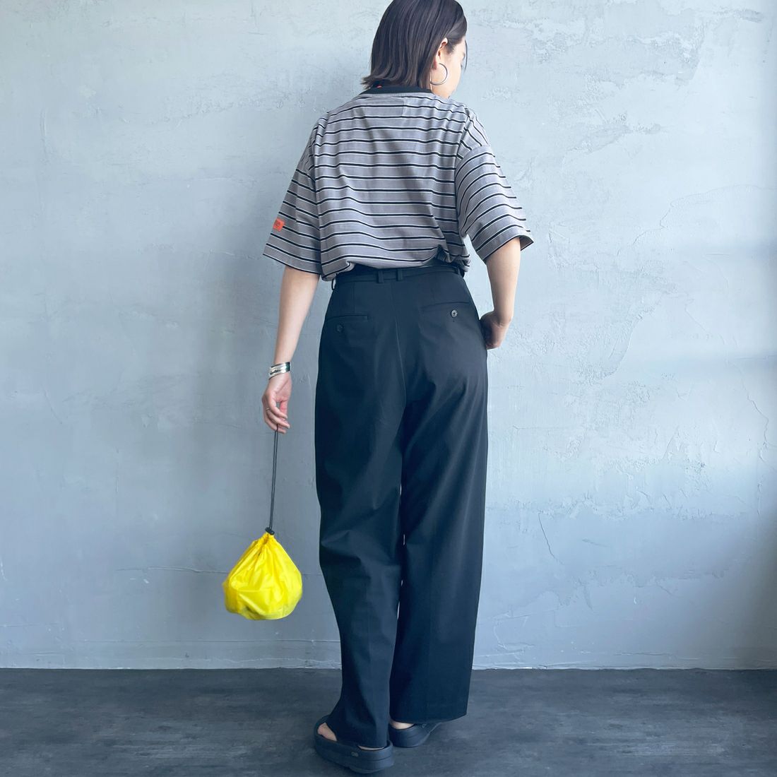 UNIVERSAL OVERALL [ユニバーサルオーバーオール] 別注 ワイドシルエット ポケットTシャツ [U2512815IN-JF] GRY BORDER &&モデル身長：160cm 着用サイズ：F&&