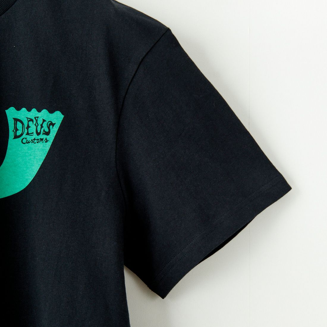 DEUS EX MACHINA [デウス エクス マキナ] シングルフィンTシャツ [DMF241772] BLACK