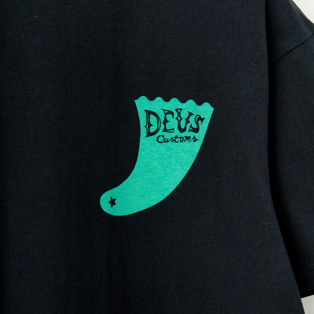 DEUS EX MACHINA [デウス エクス マキナ] シングルフィンTシャツ [DMF241772] BLACK