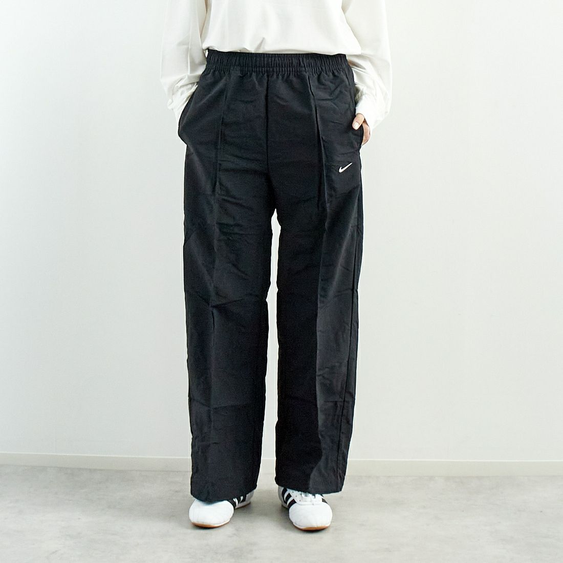 NIKE [ナイキ] ウィメンズ ミッドライズ オープンヘム パンツ [FQ3589] 010 ﾌﾞﾗｯｸ &&モデル身長：167cm 着用サイズ：M&&