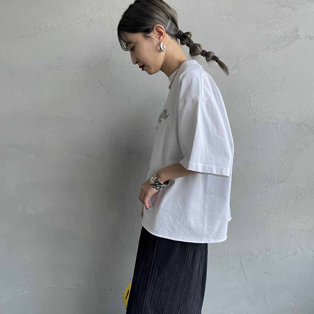 FUNG [ファング] BROOKLYN カットオフプリントTシャツ [BROOKLYN] WHITE &&モデル身長：150cm 着用サイズ：M&&