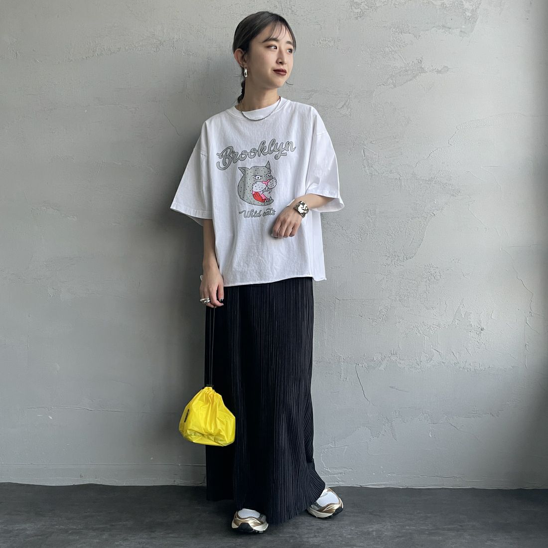 FUNG [ファング] BROOKLYN カットオフプリントTシャツ [BROOKLYN] WHITE &&モデル身長：150cm 着用サイズ：M&&