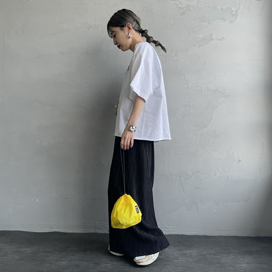 FUNG [ファング] BROOKLYN カットオフプリントTシャツ [BROOKLYN] WHITE &&モデル身長：150cm 着用サイズ：M&&