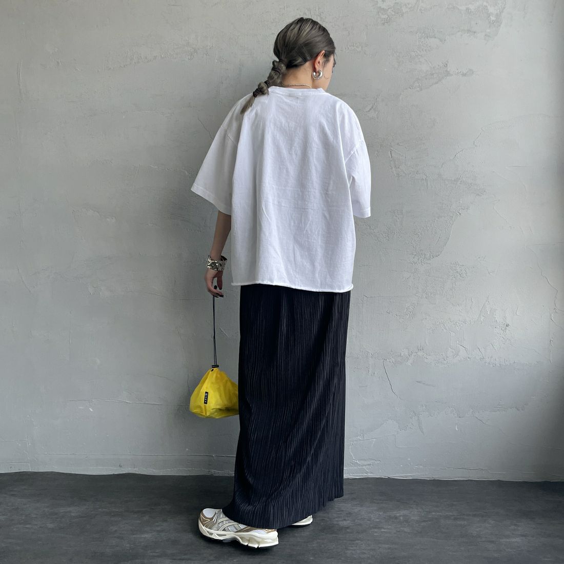 FUNG [ファング] BROOKLYN カットオフプリントTシャツ [BROOKLYN] WHITE &&モデル身長：150cm 着用サイズ：M&&