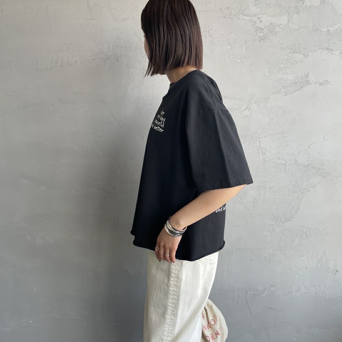 FUNG [ファング] PEACEFUL FB カットオフプリントTシャツ [PEACEFUL-FB] BK/WHITE &&モデル身長：159cm 着用サイズ：M&&